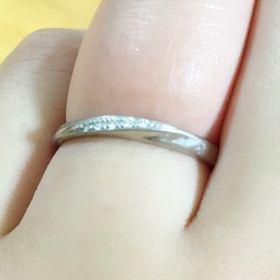 【4℃ BRIDAL(ヨンドシーブライダル)の口コミ】 ペアで10万くらいの物を考えており、以前から4°Cが好きだったので、
…