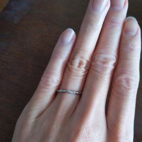 【銀座ダイヤモンドシライシの口コミ】 ダイヤモンドが入っている指輪が良いと考えてましたが、指輪を一目見て気…