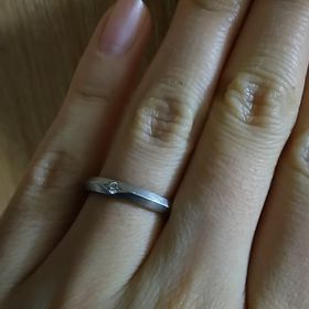 【ラザール ダイヤモンド【取扱店販売】の口コミ】 デパートに入っているショップをいろいろ見回ったのですが、デザインとは…