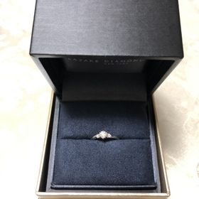 【ラザール ダイヤモンド(LAZARE DIAMOND)の口コミ】 指輪のデザインが気に入りました。たくさんの指輪の種類から選べるので、…