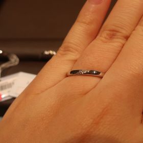 【アイプリモ(I-PRIMO)の口コミ】 180度ダイヤが入っていて、どこから見てもキラキラが見えるのが1番の決め…