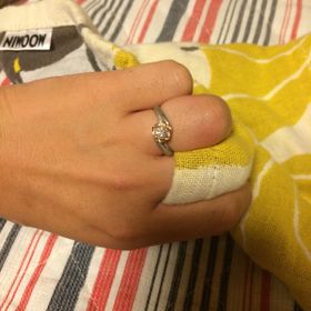 【ケイウノ ブライダル(K.UNO BRIDAL)の口コミ】 すべてオーダーメイドで注文している。一輪のバラをイメージし、そのバラ…