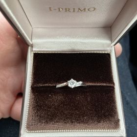 【アイプリモ(I-PRIMO)の口コミ】 一生に一度の指輪なので、彼女と一緒に選びに行き、彼女に好きなデザイン…