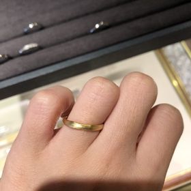 【ete(エテ)の口コミ】 デザインはポンデリングのようなモコモコとした珍しい形です。イエローゴ…