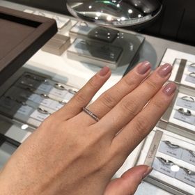 【アイプリモ(I-PRIMO)の口コミ】 デザインは細いので、とても華奢に見えます。見える部分はダイヤが散りば…