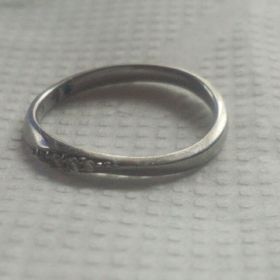 【組曲ジュエリーの口コミ】 何店舗か巡って試着していくうちに、自分が理想だと思っていたデザインが…