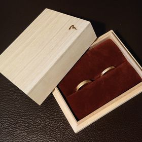 【ichi(イチ)の口コミ】 派手なものが苦手な私達は、一般的なプラチナやシルバーなどのキラキラや…