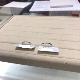 【TRECENTI(トレセンテ)の口コミ】 指輪のデザインにこだわりました。購入前から結婚指輪にはVラインのものを…
