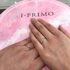 【アイプリモ(I-PRIMO)の口コミ】 店頭にて、様々な指輪の中から試着を行いながら選ぶ事ができました。
店員…