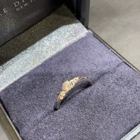 【ラザール ダイヤモンド(LAZARE DIAMOND)の口コミ】 画像でみた時のデザインで気に入り実物をお店で見せてもらった後にその日…