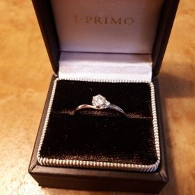 【アイプリモ(I-PRIMO)の口コミ】 婚約指輪の知識が無かったし、ブライダルジュエリーショップにも入り難か…