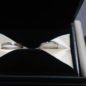 【エクセルコダイヤモンド(EXELCO DIAMOND)の口コミ】 ダイヤモンドが特別にきれいで、そこにひかれて購入を決めました。指輪の…