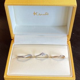 【ケイウノ ブライダル(K.UNO BRIDAL)の口コミ】 指輪のメーカーは異なりますが、オーダーにすることで、デザインを揃えて…
