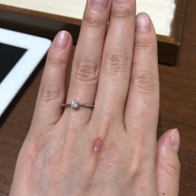 【TRECENTI(トレセンテ)の口コミ】 つけ心地の良さ、長く使えるシンプルさを重視しました。安易に大きなダイ…