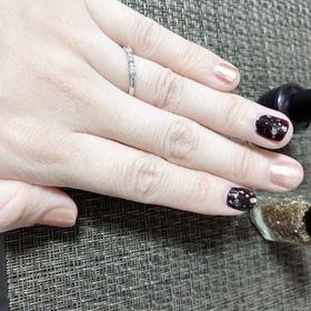 【俄(にわか)の口コミ】 星の音という名前が素敵な指輪です。
名前の通り大小のダイヤが並んでいて…