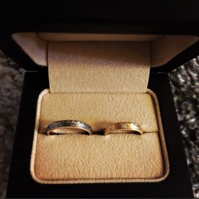 【ISLANDS(アイランズ)の口コミ】 ミル打ちのデザインが良かったのと、彼はプラチナ、私はゴールドがどうし…