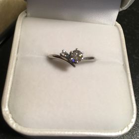 【SIND BAD(シンドバット)の口コミ】 ダイヤモンドに関する丁寧な説明とリングの組み合わせを真剣に考慮してく…