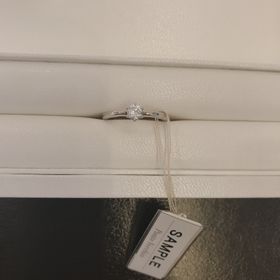 【Ponte Vecchio(ポンテヴェキオ)の口コミ】 婚約指輪は毎日は付けないかもしれませんが、一生物なので、何歳になって…