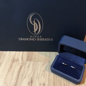 【銀座ダイヤモンドシライシの口コミ】 指輪のデザインがたくさんあり、たくさんの指輪を試着させていただいたの…