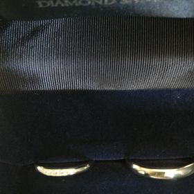 【銀座ダイヤモンドシライシの口コミ】 シンプルで上品な雰囲気、可愛いデザインで見た瞬間気に入りました。婚約…