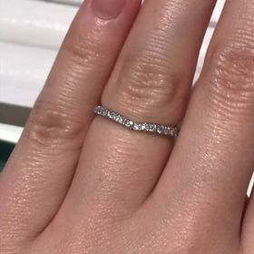 【Ponte Vecchio(ポンテヴェキオ)の口コミ】 ポンテヴェキオで最初に目に留まった結婚指輪です。ハーフエタニティリン…