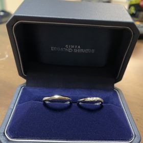 【銀座ダイヤモンドシライシの口コミ】 なによりも店員さんの接客の素晴らしさと、
指輪の細すぎず太すぎない
手…