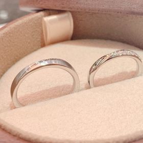 【COLANY(コラニー)の口コミ】 指輪を見に行こうと初めてフラッと立ち寄ったら
もうその場で決めてしまい…