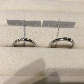 【TRECENTI(トレセンテ)の口コミ】 ストレートのデザイン、かつダイヤの数も多すぎず、少なすぎずでバランス…