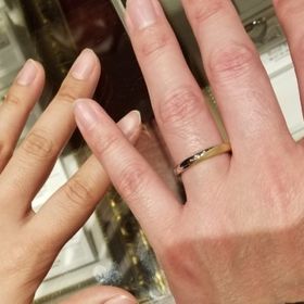 【ケイウノ ブライダル(K.UNO BRIDAL)の口コミ】 金とプラチナ両方が半分半分で組合わさったタイプの指輪です。金もつけた…