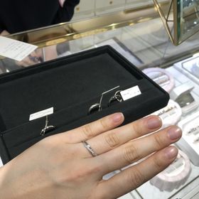 【AHKAH(アーカー)の口コミ】 元々、ネットで見ていて、デザインとリングの名前(two of us)がかわいいな…