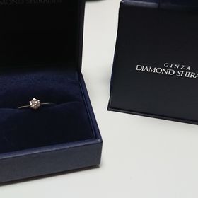 【銀座ダイヤモンドシライシの口コミ】 最終的にはダイヤモンドの質で決めました。エンゲージリングとしてサイズ…