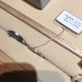 【ith(イズ)の口コミ】 女性用の指輪はマルカートというデザインで、細身でウェーブのかかったラ…