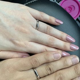 【ラザール ダイヤモンド(LAZARE DIAMOND)の口コミ】 選んだ指輪のデザインが他にはない感じでかわいかった。
ダイヤが他と比べ…