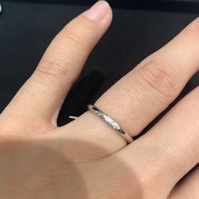 【ティファニー(Tiffany & Co.)の口コミ】 ストレートで、ダイヤが1石～5石程度のシンプルな指輪を探していて、私の…