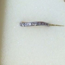 【銀座ダイヤモンドシライシの口コミ】 憧れのブランドでは思うようなデザインに出会えず、こちらに決めました。…