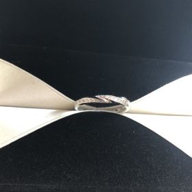 【エクセルコダイヤモンド(EXELCO DIAMOND)の口コミ】 上昇しながら永遠につながっていく二人の幸運を表現しているという指輪に…