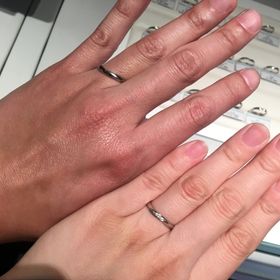 【銀座ダイヤモンドシライシの口コミ】 気に入ったウェーブラインでダイヤモンドのキラキラも素敵でした。つけ心…