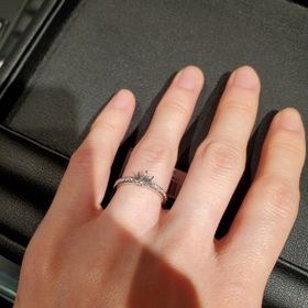 【エクセルコダイヤモンド(EXELCO DIAMOND)の口コミ】 とても高級感があり、とても気にました。初めての指輪の試着だったので、…