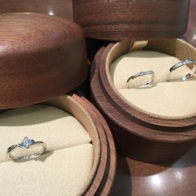 【COLANY(コラニー)の口コミ】 五十年無料保証がよかったです。
新品仕上げとサイズ直しができるみたいで…