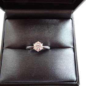 【ラザール ダイヤモンド(LAZARE DIAMOND)の口コミ】 ダイヤモンドの輝きが一番の決め手です。ティファニー、カルティエ、デビ…