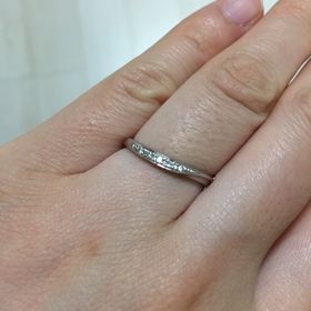 【ラザール ダイヤモンド(LAZARE DIAMOND)の口コミ】 ダイアモンドが入っているのものを探しており、それでもあまり大きすぎず…