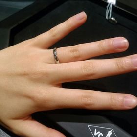 【ヴァン クリーフ＆アーペル(Van Cleef & Arpels)の口コミ】 主人と素材もデザインもまったく同じ指輪が良かったのでこちらにしました…