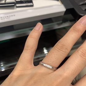 【ラザール ダイヤモンド(LAZARE DIAMOND)の口コミ】 指輪のデザインが他のブランドにはない特徴的なものであること、ダイヤモ…