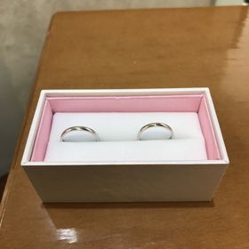 【nocur(ノクル)の口コミ】 ・ストレートでシンプルなデザインが決め手です。
・指が細いので、はめた…