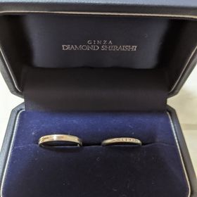 【銀座ダイヤモンドシライシの口コミ】 もともと購入済だった婚約指輪と一緒に着けられるデザインのものが良かっ…