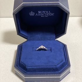 【ROYAL ASSCHER(ロイヤル・アッシャー)の口コミ】 ロイヤルアッシャー特有のロイヤルアッシャーカットの技術と、他のブラン…