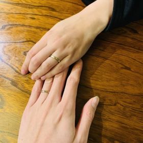 【mina.jewelry(ミナジュエリー)の口コミ】 夫婦お互いに共働きなので、仕事中でも違和感なくつけていられるよう、生…