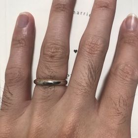 【アイプリモ(I-PRIMO)の口コミ】 デザイン、刻印も選んだ誕生石が入れられるし、色合いも外側がピンクゴー…