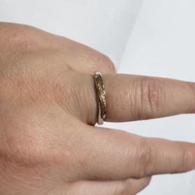 【4℃ BRIDAL(ヨンドシーブライダル)の口コミ】 未来に羽ばたく翼を表現したリングでありピンクゴールドの色合いがアクセ…