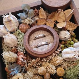 【鎌倉彫金工房の口コミ】 ブランドものにこだわりがなかったので何がいいかなと二人で探していたと…